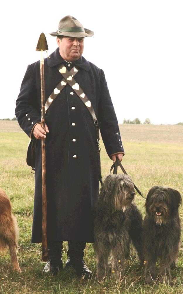 Bild vom Bundessieger Hartmut Wöhlbier mit Hunden.